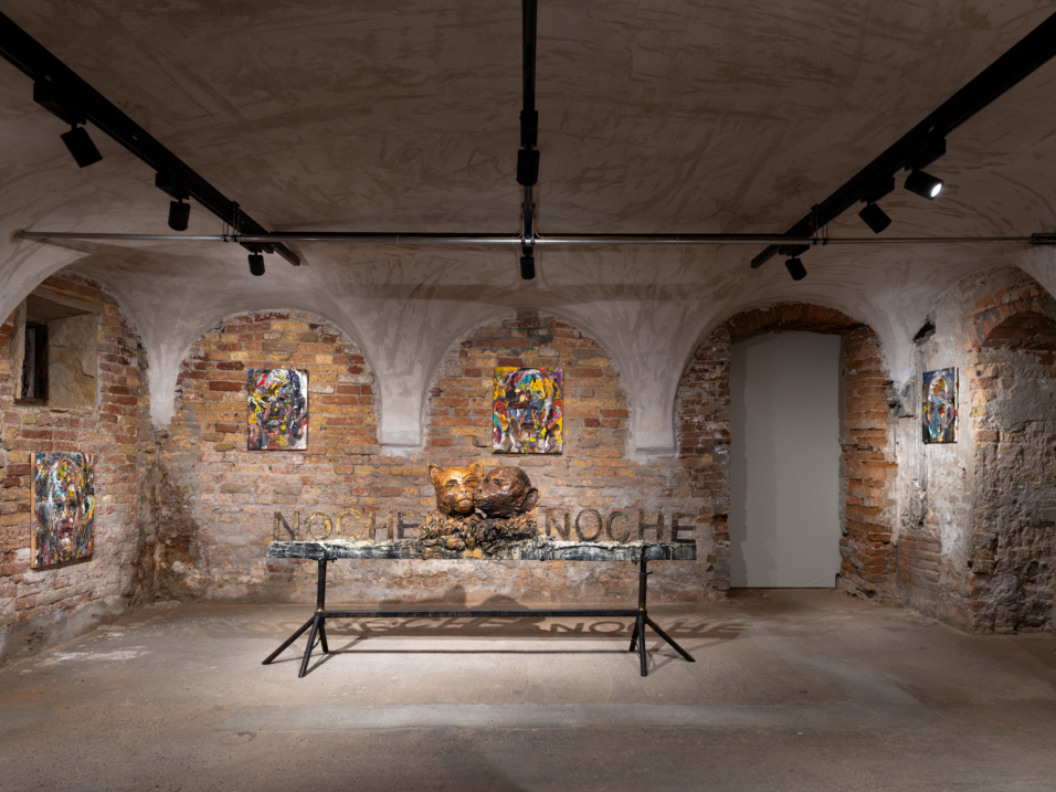 DOG ON THE FORGE – Venise